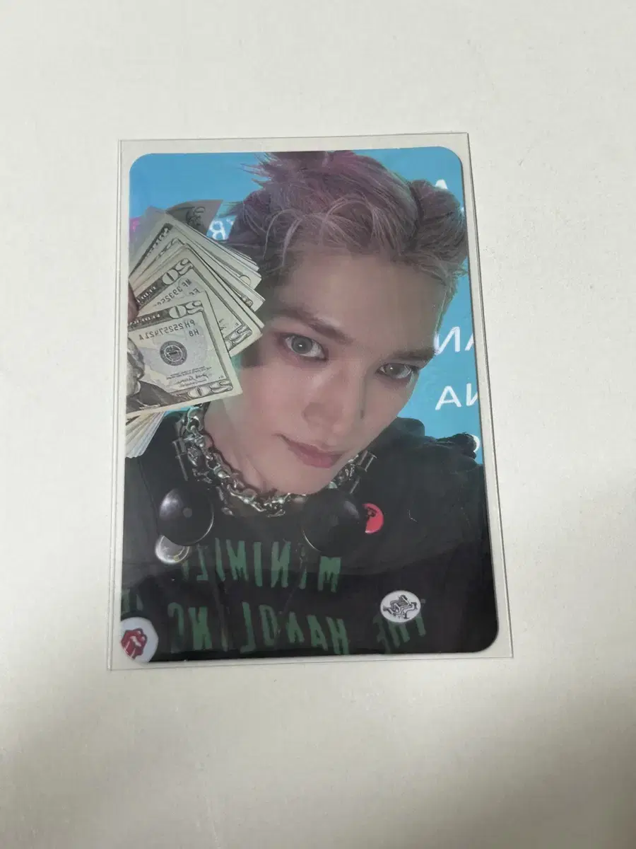 FactCheck Q R taeyong photocard WTS