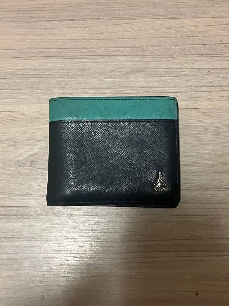 Bean Pole Leather Half Wallet! Negotiable! (Original price: 100,000 won)