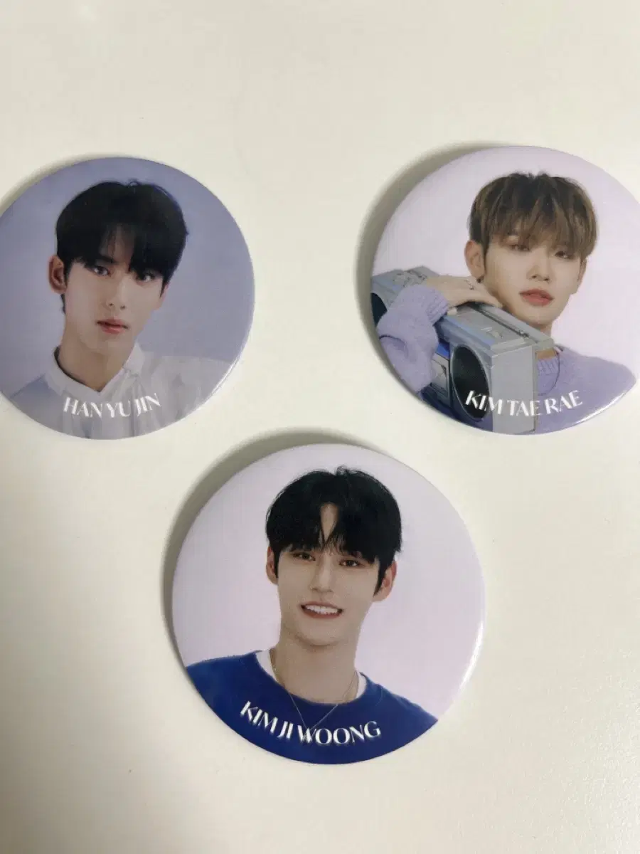 ZB1 pop up han yujin kim jiwoong kim taerae Badge wts sell zerobaseone pop up Badge