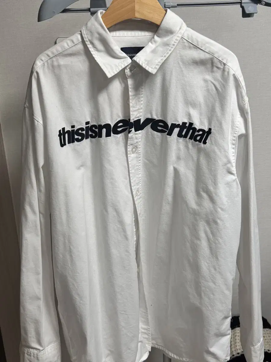 This Is Never Never That Embroidered Logo Shirt XL