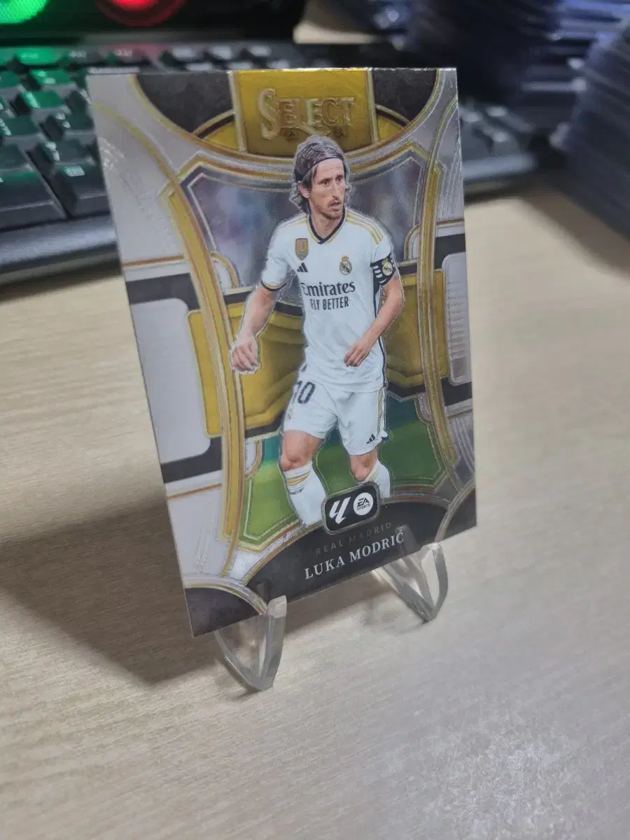 23-24 Panini Select Real Madrid Lukamodic Legendary Football Card!