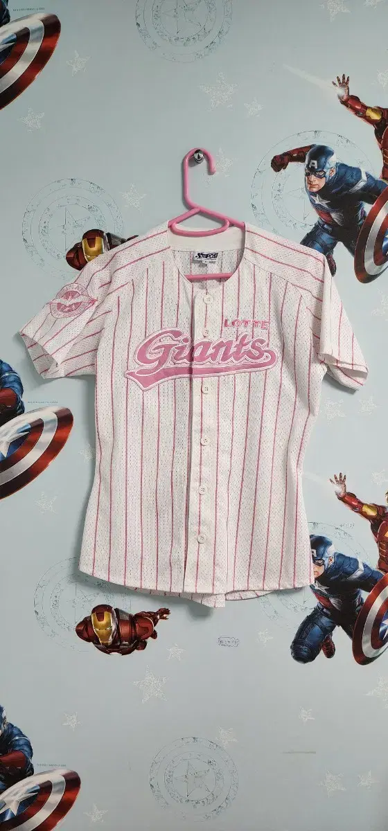 Lotte Giants Pink Uniform (No. 9)