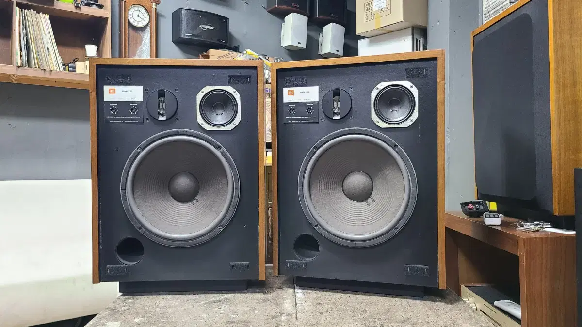 JBL L65