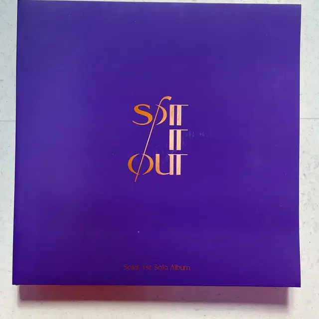 솔라 솔로 앨범 spit it out