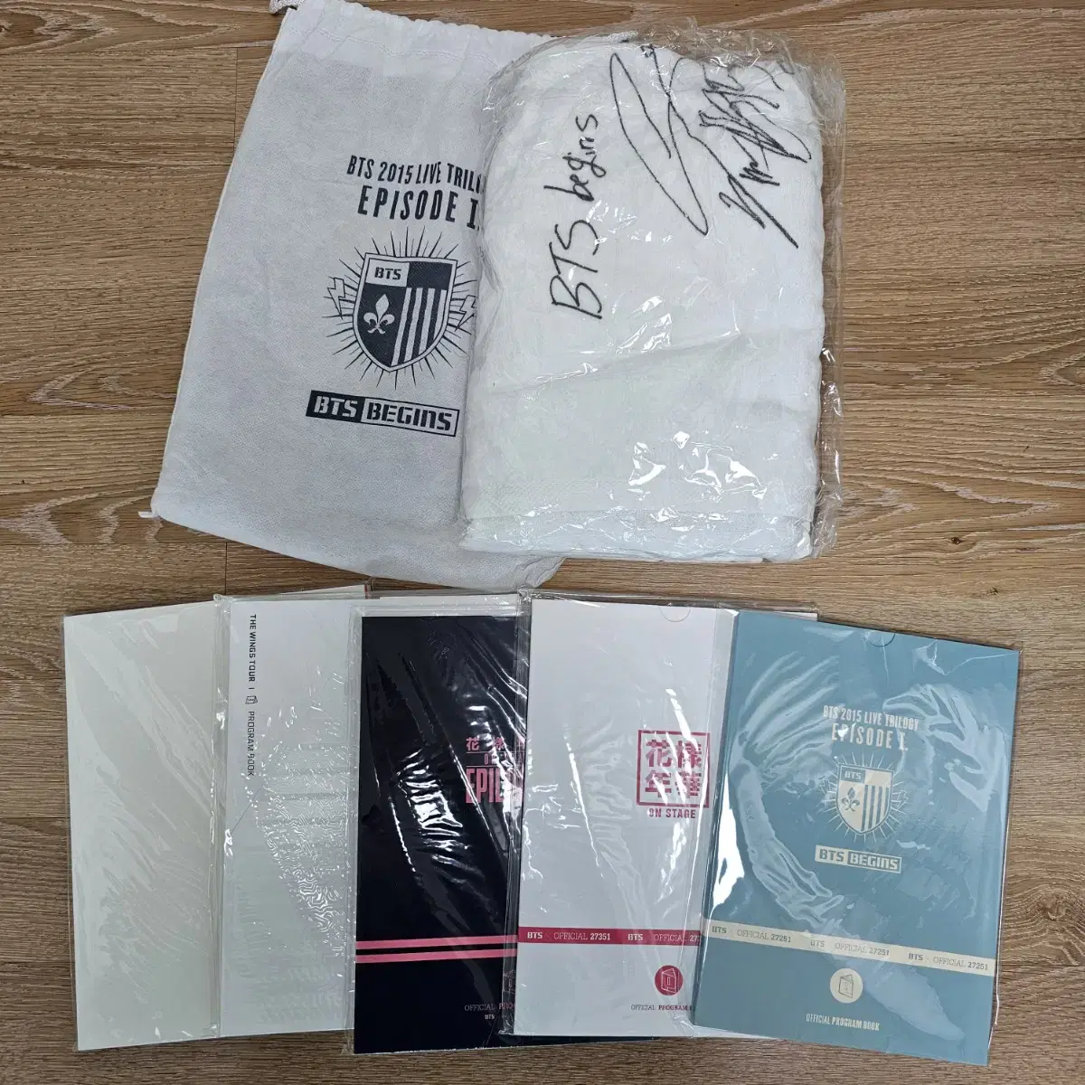 Bulk 5 BTS Program Books & Biggins Towel (unsealed)