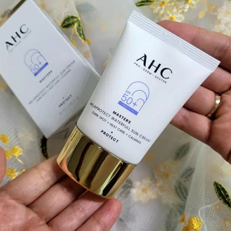 AHC 마스터즈 워터풀 선크림 40ml/박세리선크림 ahc썬크림선쿠션