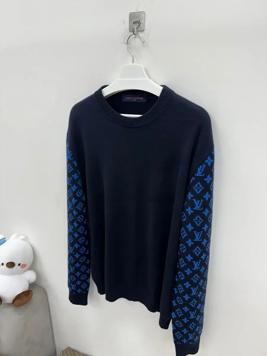 (L) Louis Vuitton Cashmere Monogram Knit