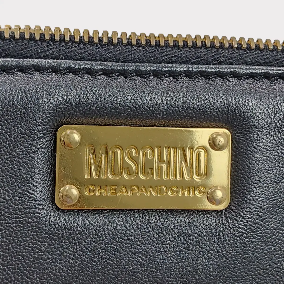 MOSCHINO 모스키노 퀄팅 클러치백