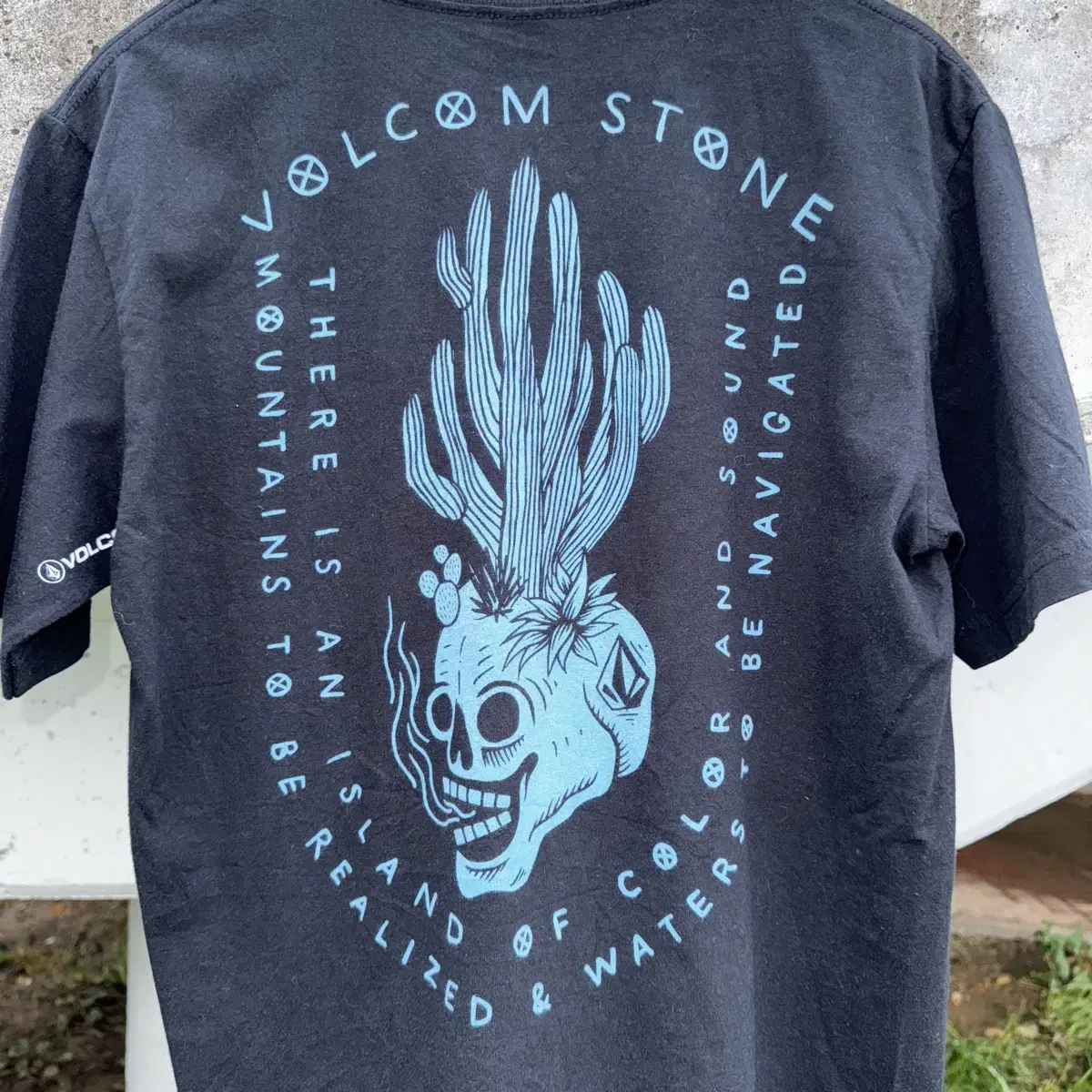 JPN volcom 스켈레톤 프린팅 반팔티셔츠 M