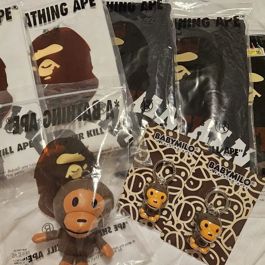 BAPE 베이비 마일로 플러쉬돌 키링