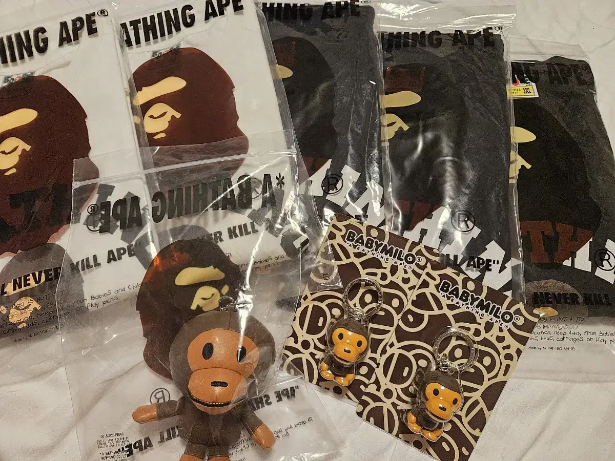 BAPE 베이비 마일로 플러쉬돌 키링