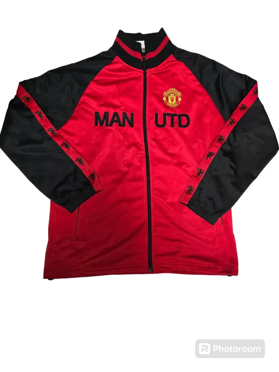 Manchester United Official Jersey Tracktop 95 true to size 105