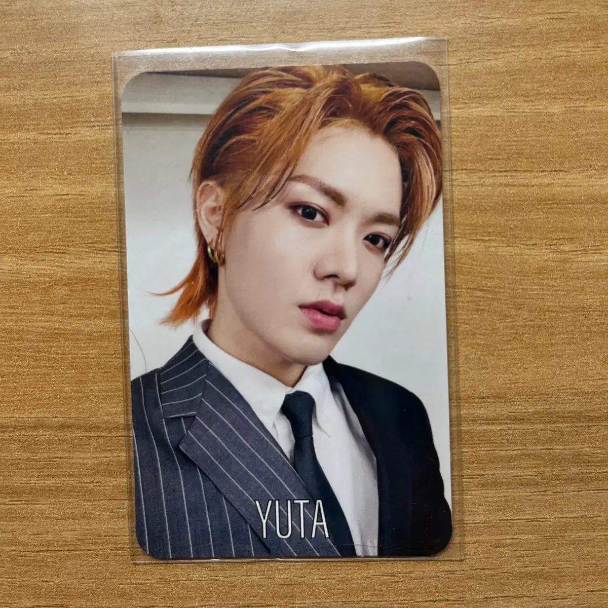 Loveholic A version yuta photocard WTS