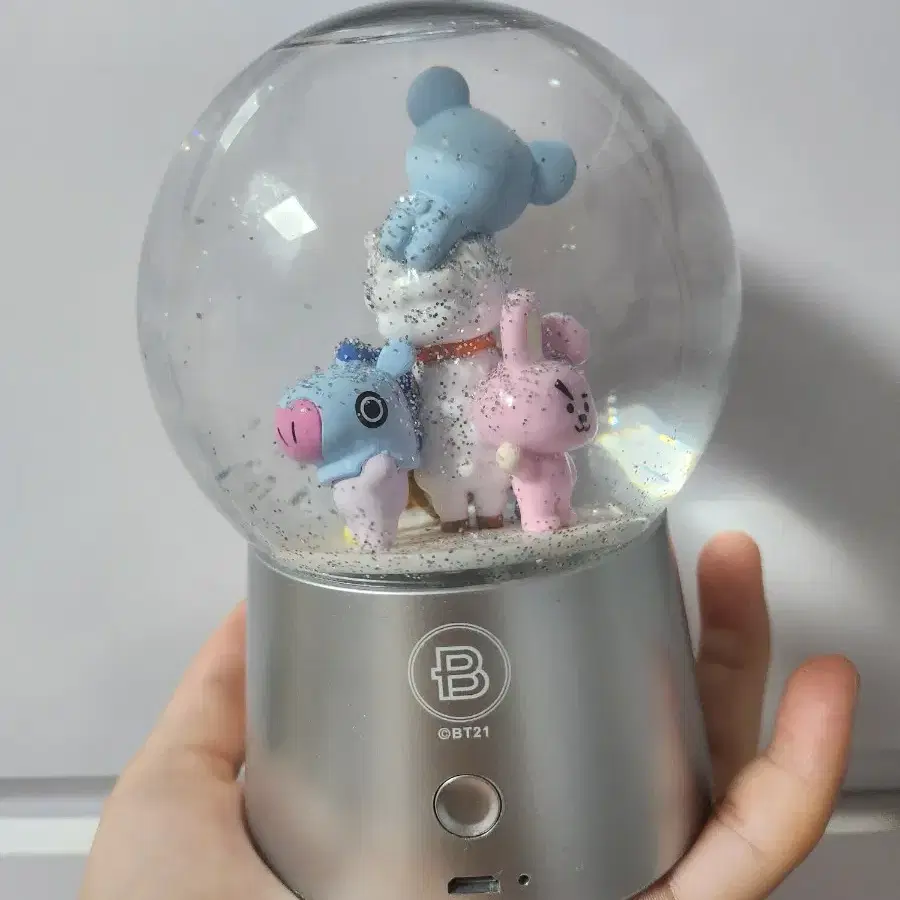 BT21 스노우볼