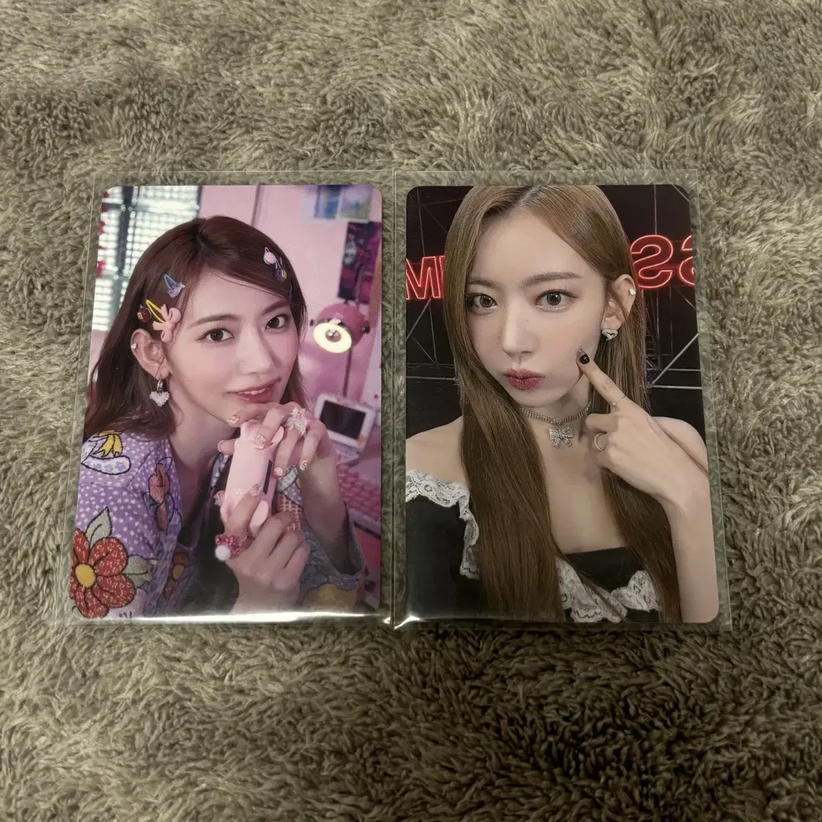 Le Sserafim Japan Pierless Random Photocard Pack sakura photocard Bulk