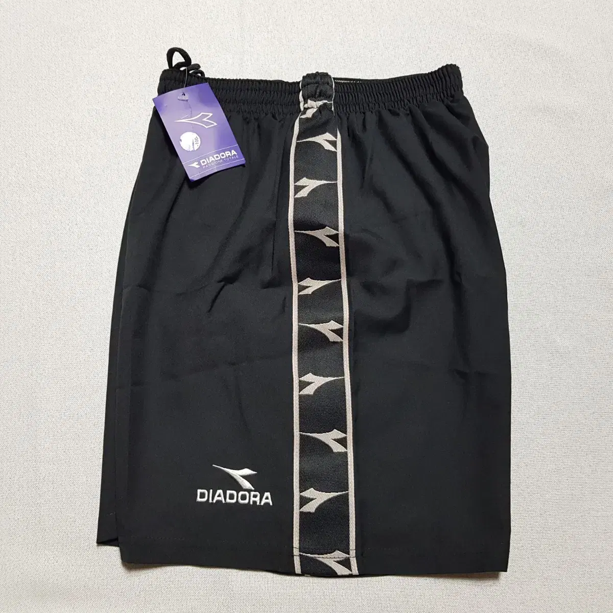 Diadora Unused Vahn Shorts Tapes