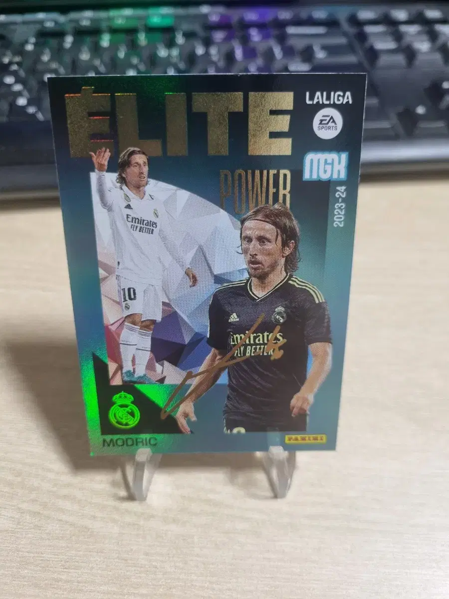 23-24Panini Megacrack RealMadridLukamodicPrintedOtto Soccer Card