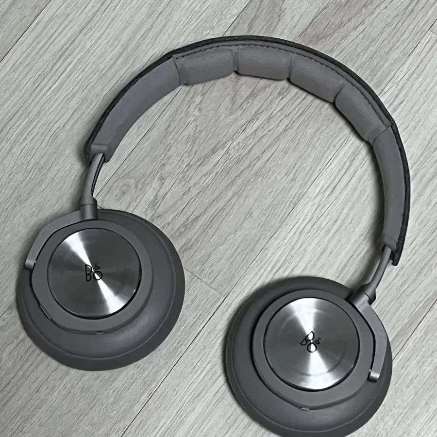 뱅앤올룹슨 BeoPlay H7