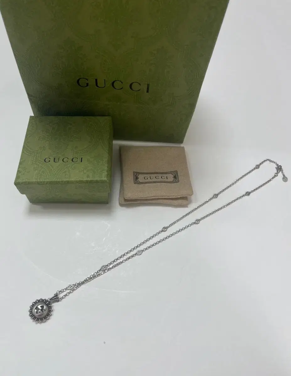 구찌 남성  인터로킹 gg 목걸이 gucci