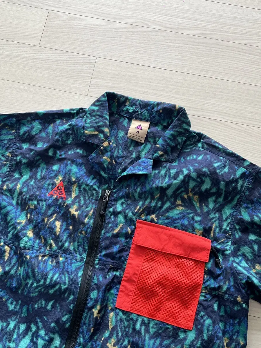 [Clearance] Nike ACG All Over Print Shirt Hyper Royal L