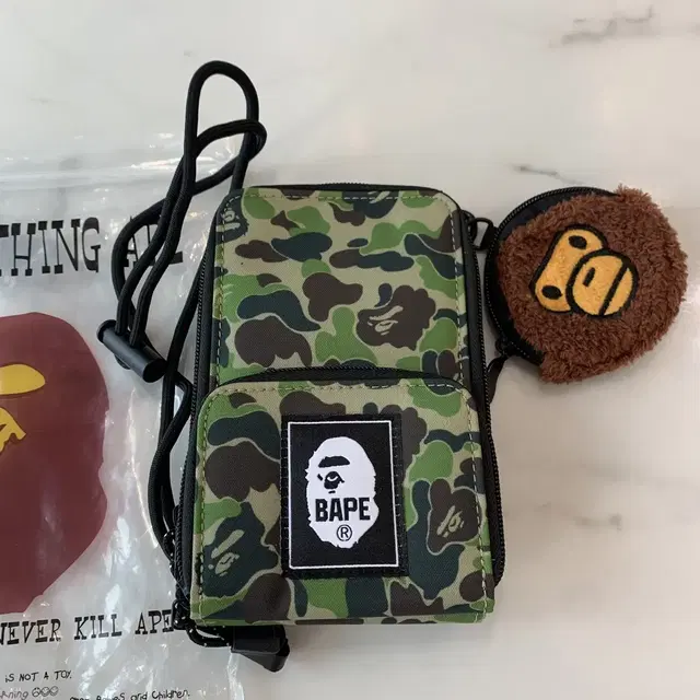 새상품 베이프 bape  카모 새상품 미니 크로스백 키링