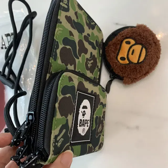 새상품 베이프 bape  카모 새상품 미니 크로스백 키링