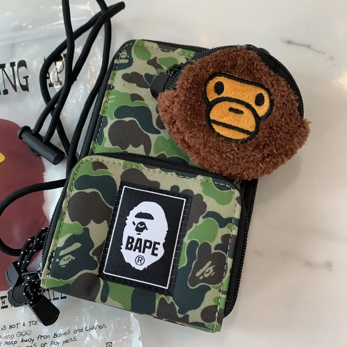 새상품 베이프 bape  카모 새상품 미니 크로스백 키링