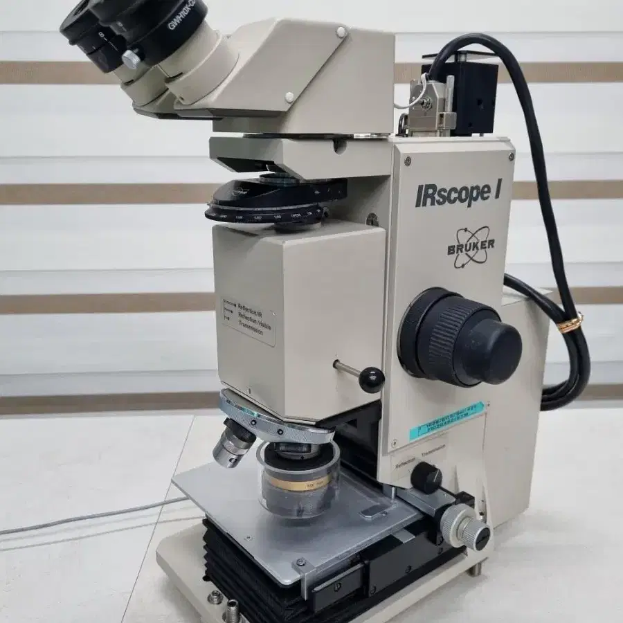 BRUKER IR Scope Infrared Microscope 현미경.