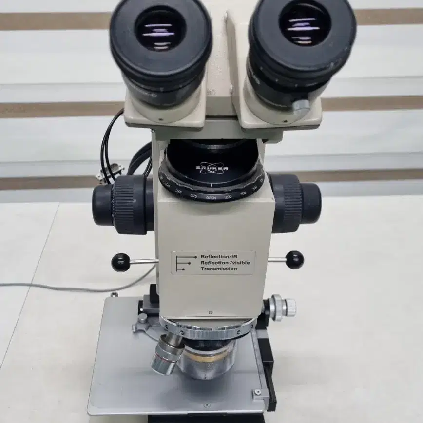 BRUKER IR Scope Infrared Microscope 현미경.