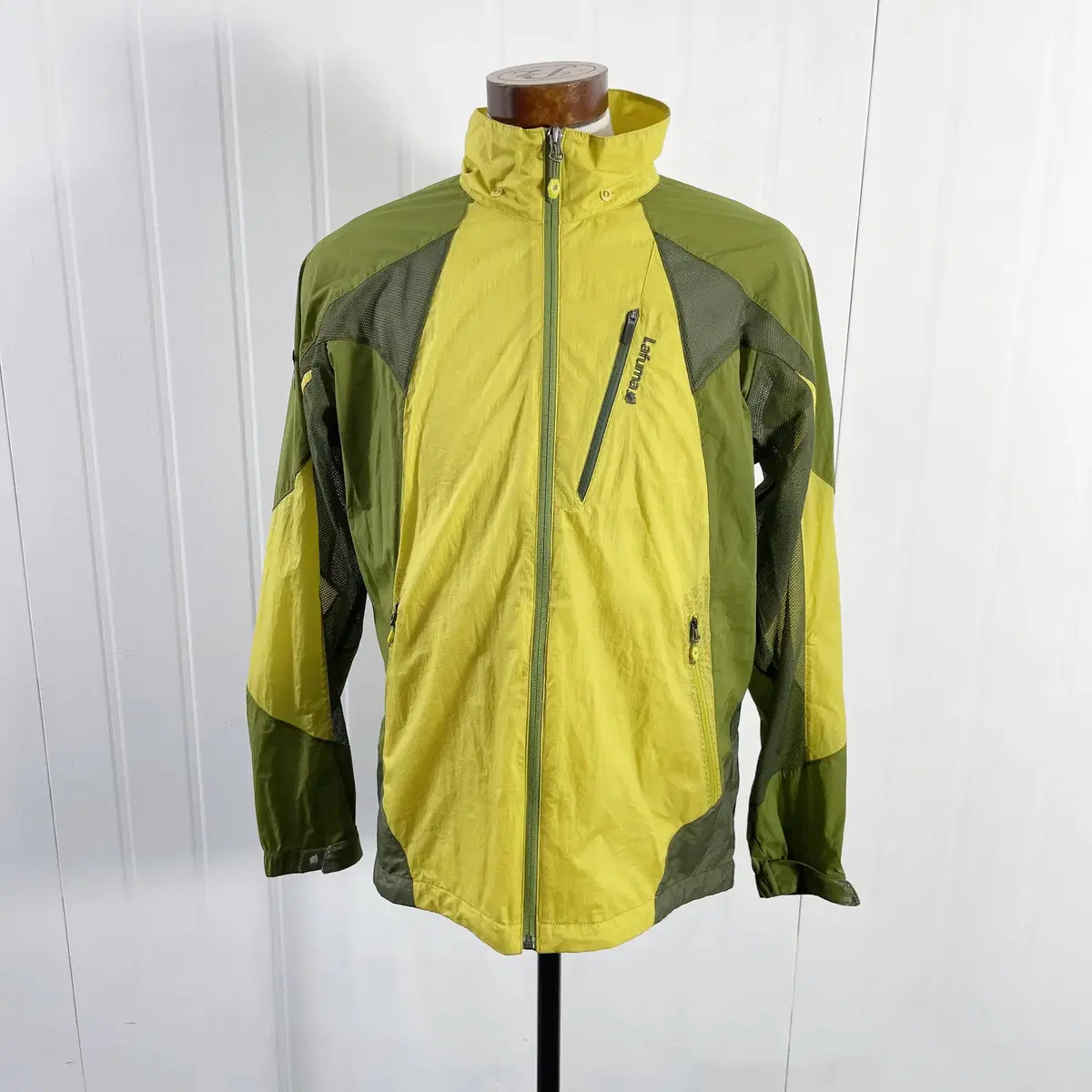 E1 Lapuma Spring Summer Windbreaker Jacket Size 105