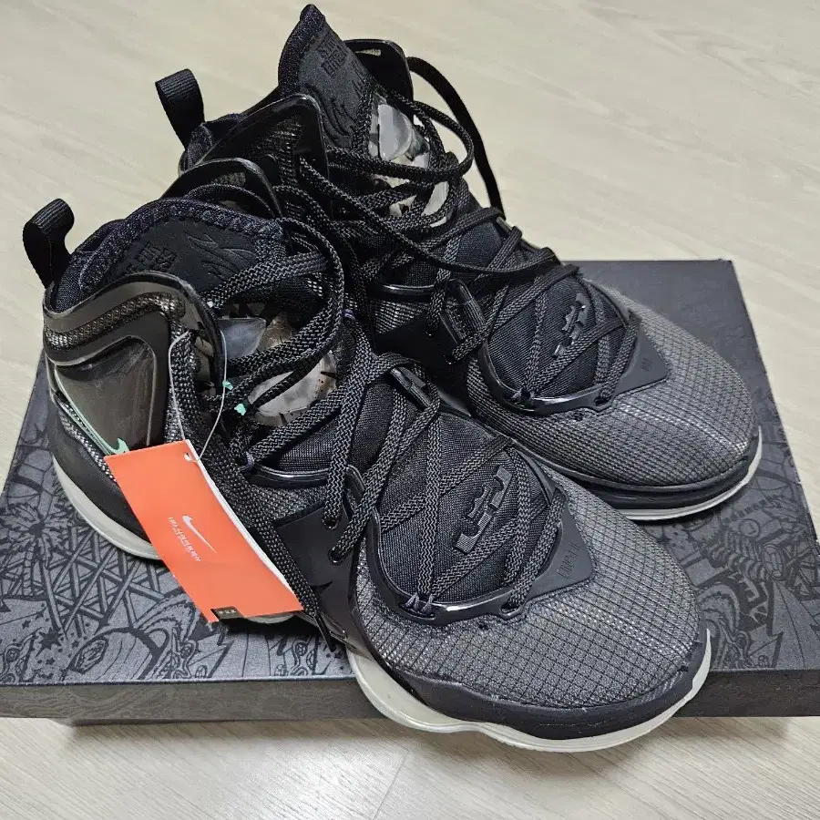 Nike LeBron XIX Black Green Glow (농구화)