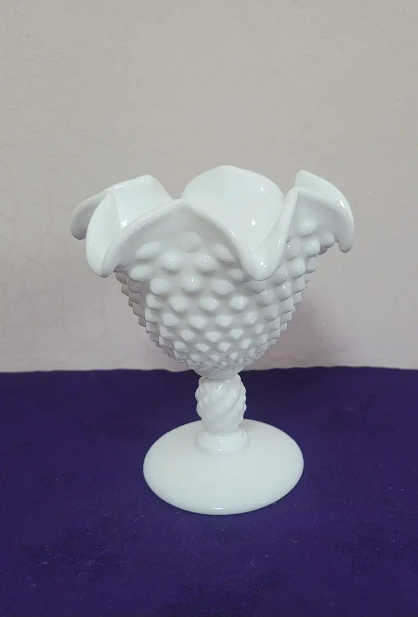 Vintage Milk Glass Nuffle Leaf Vase / Made in the USA