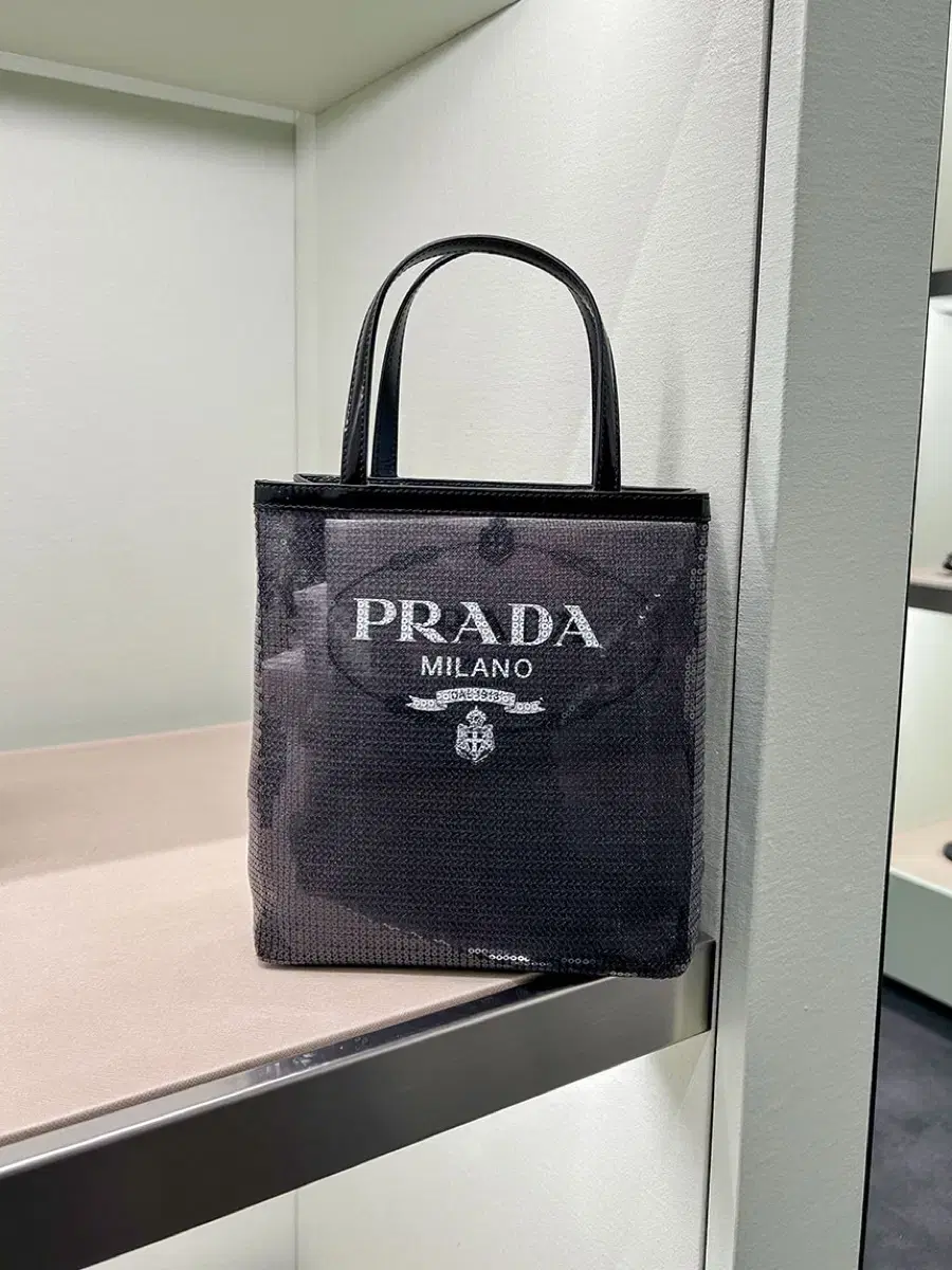 PRADA 프라다 시퀸 로고 토트백 파우치 포함