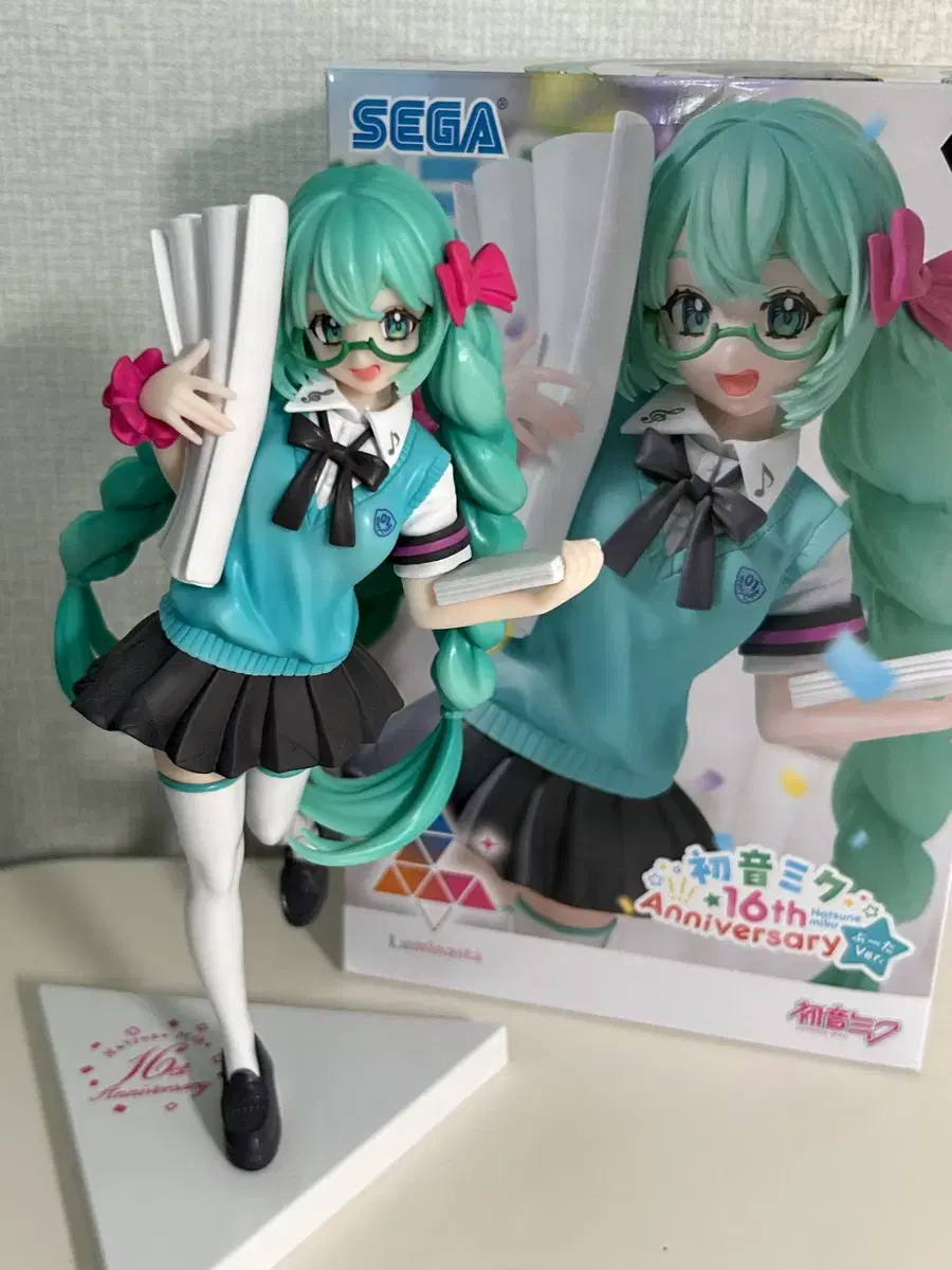 Hatsune Miku 16th Anniversary Glasses Figure Beautiful Girl Miku