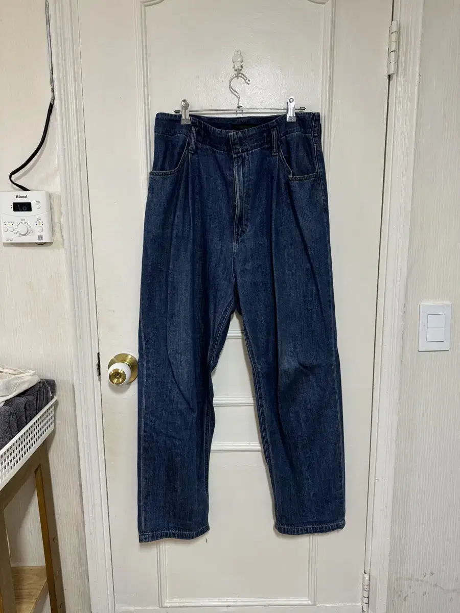 Organizing a man's pants closet