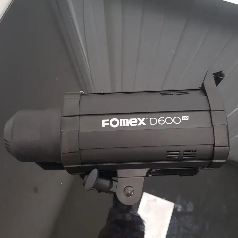 fomex 포멕스 D600P 1 조명 팝니다