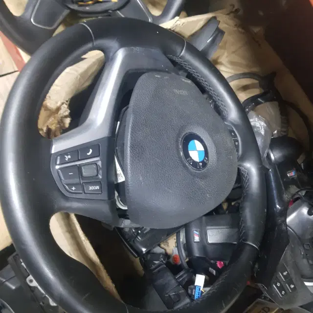 bmw f15 f16 x5 x6 순정 스포츠핸들 중고 (에어백포함)