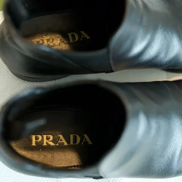 프라다 PRADA 첼시부츠 보증서o 영수증o