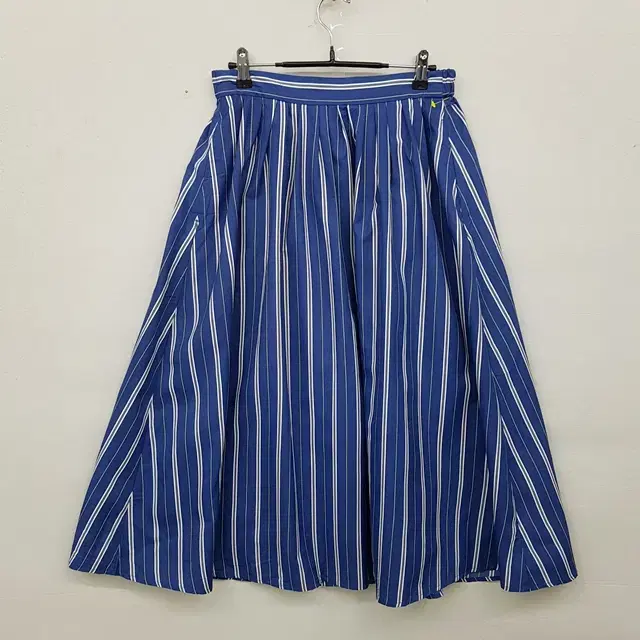 AMERICAN HOLIC Banded skirt