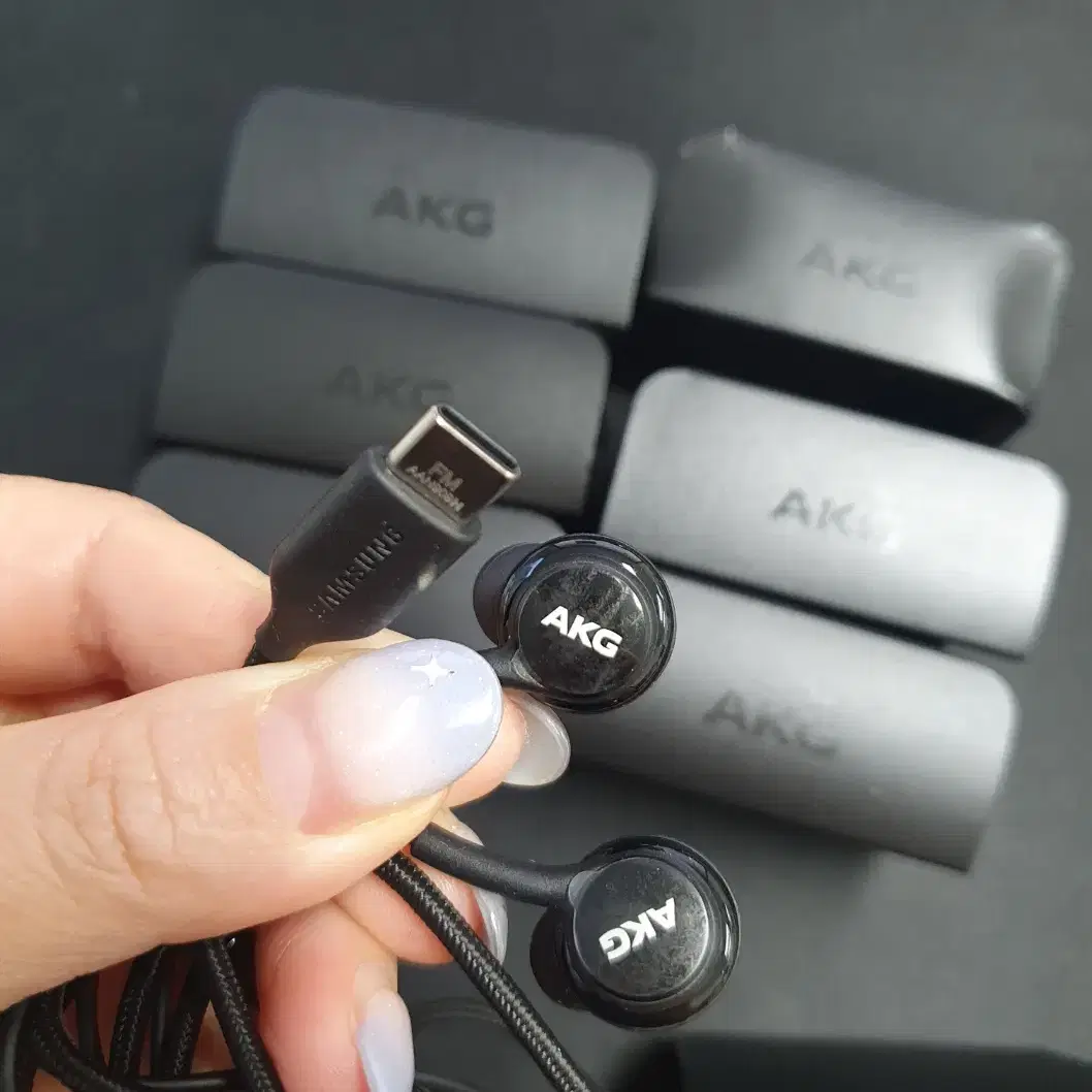 AKG  C타입 유선이어폰