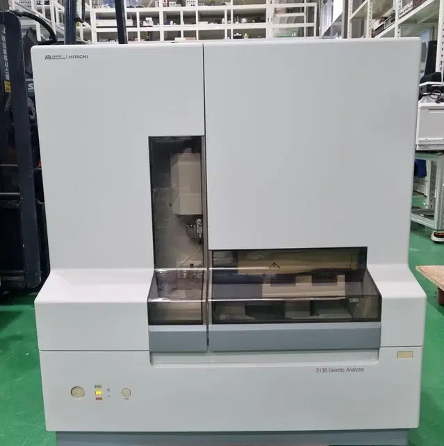 HITACHI  3130 Genetic Analyzer 유전자분석기.