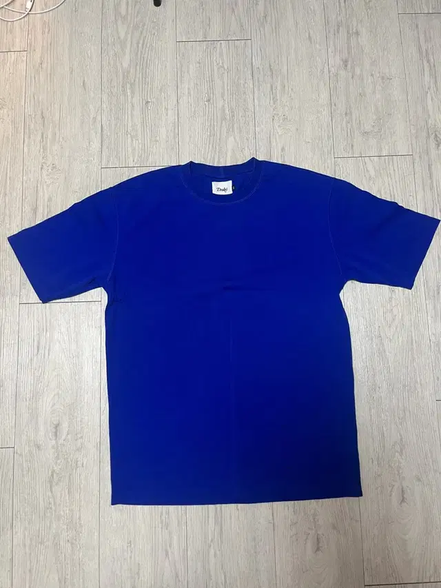 드레익스 반팔티(42) bright blue cotton t-shirt