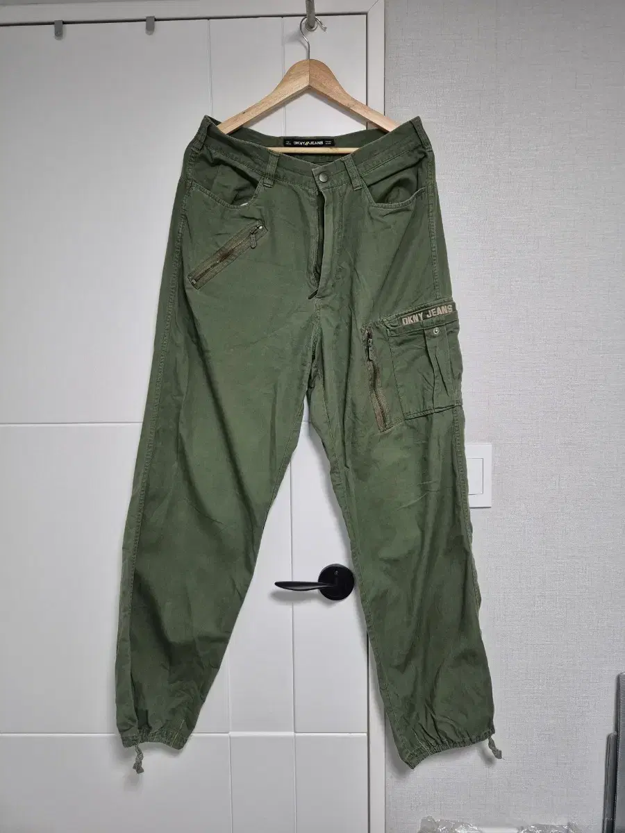 [32-33] DKNY Cargo Pants Amekazi Work Pants J-012