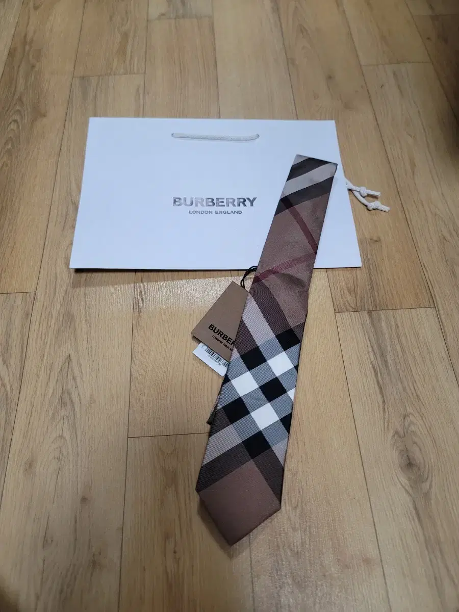 (New Product) Burberry Tie