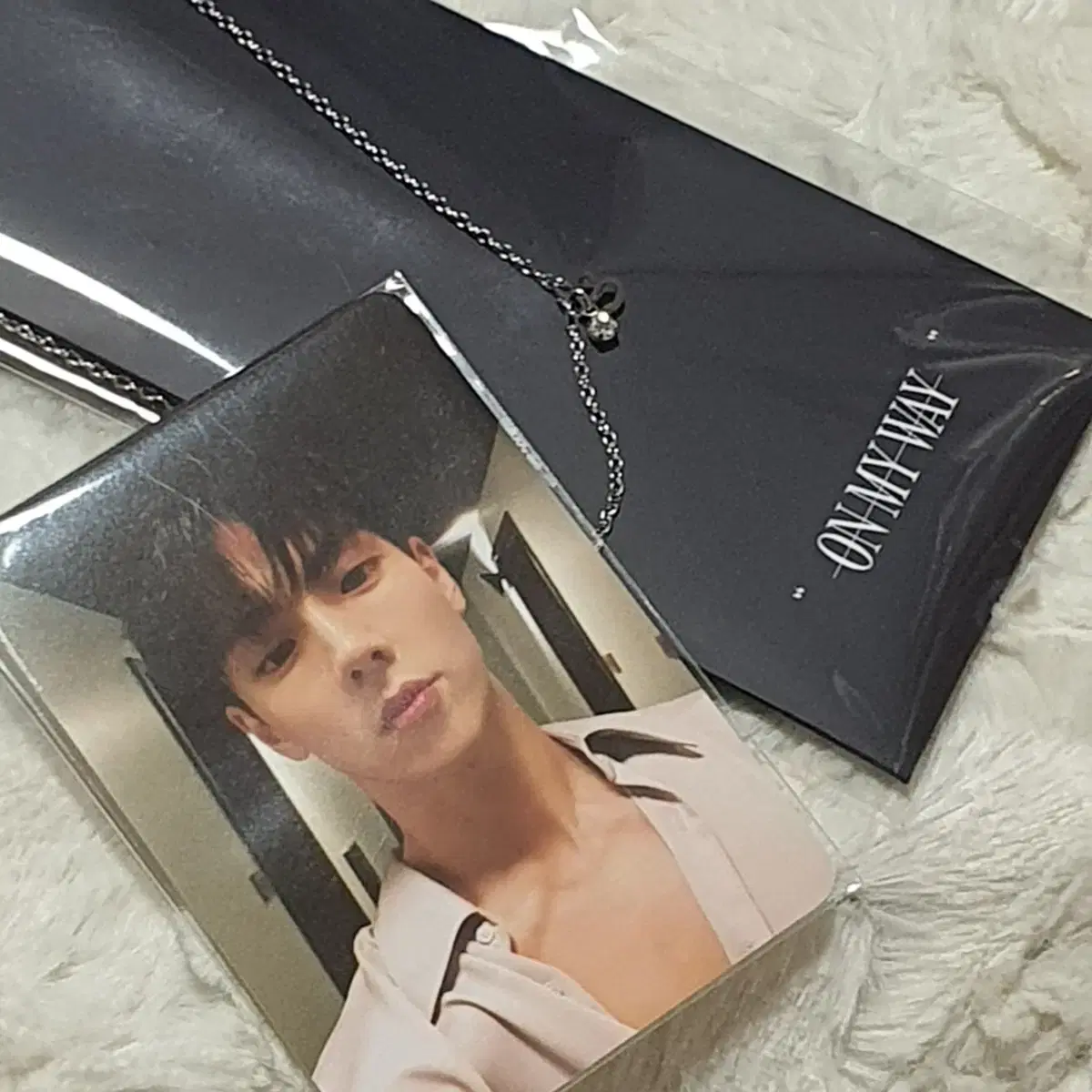 Monsta X shownu hyungwon On My Way Necklace + Photocard WTS