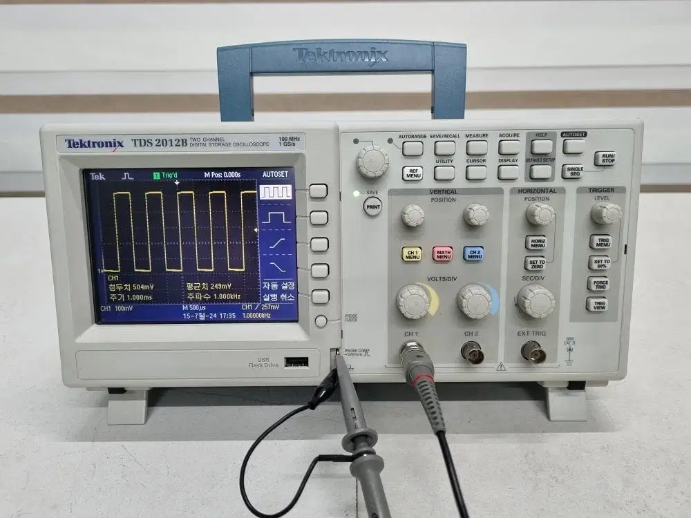 Tektronix TDS2012B 100MHz 1GS/s 오실로스코프.