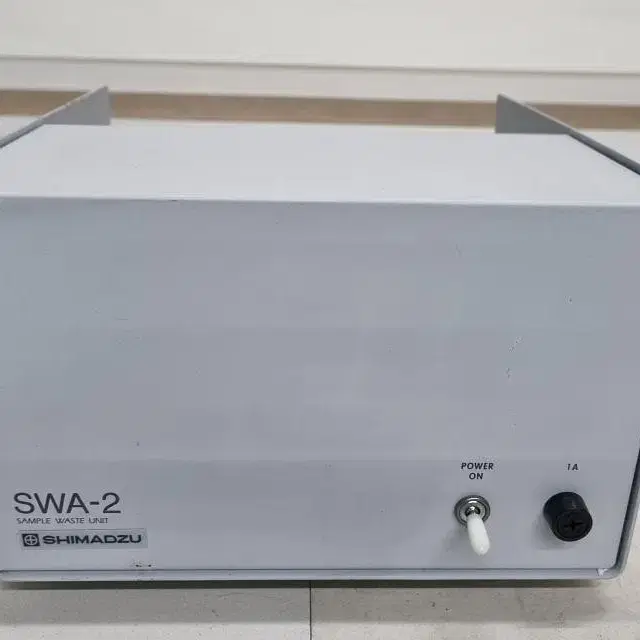 SHIMADZU SWA-2 Sample Waste Unit.