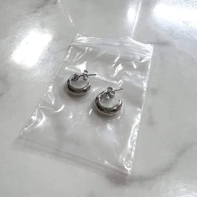 헤이 귀걸이 mignon hoop earring 실버