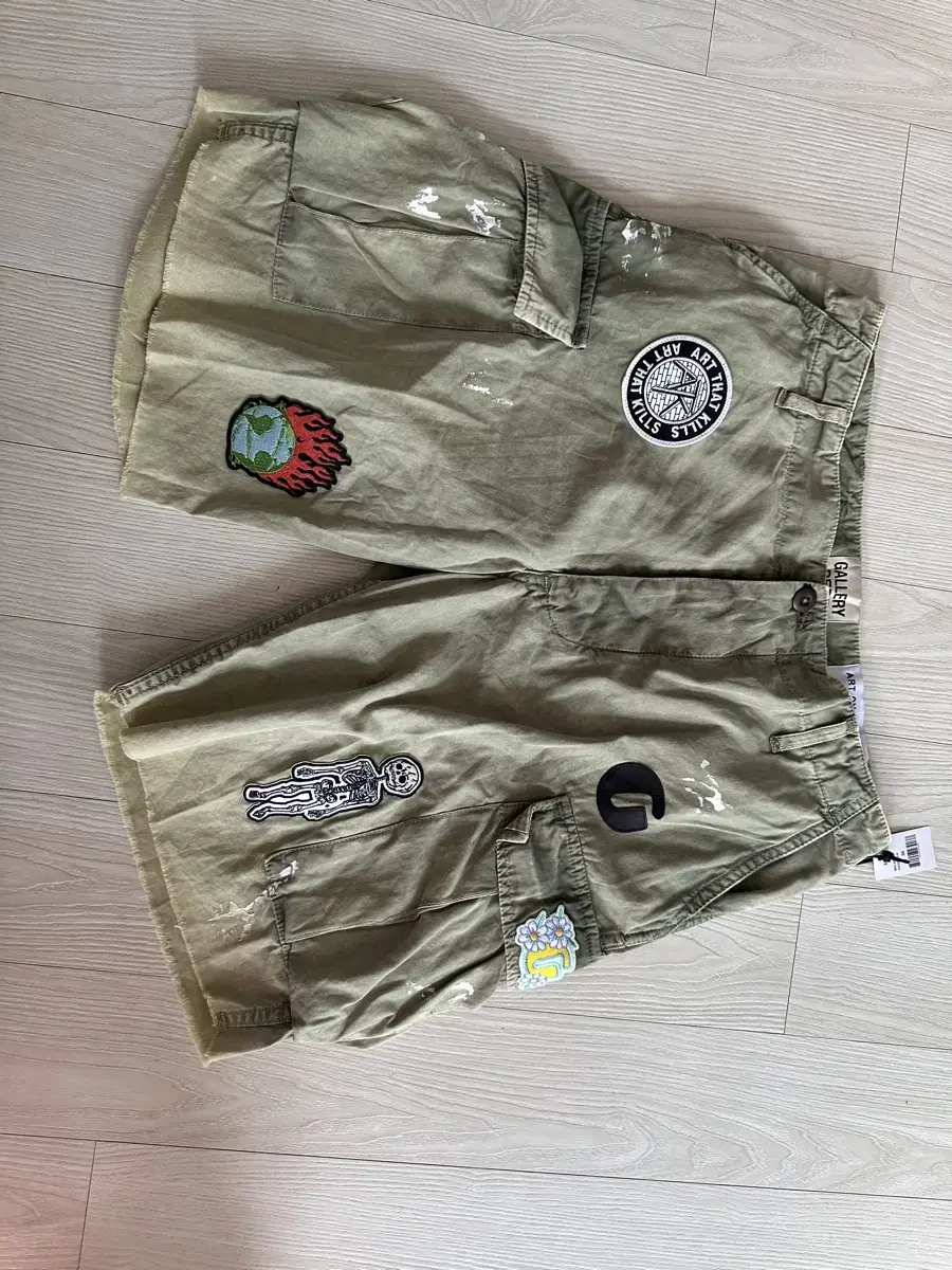 [34] GALLERY DEPT KENZIE FATIGUE SHORTS