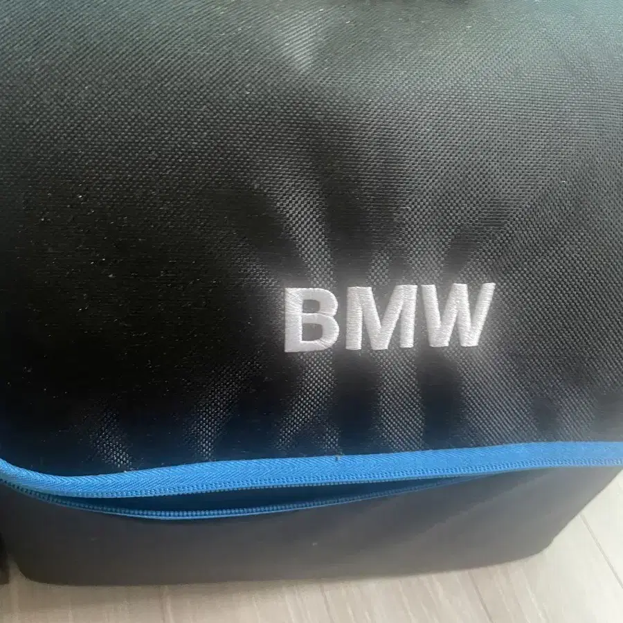 Bmw 헤드셋 팝니다 새상품 가방포함